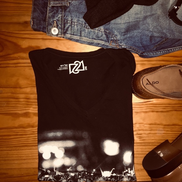 F21 COCHELLA GRAPHIC TEE - Picture 4 of 4